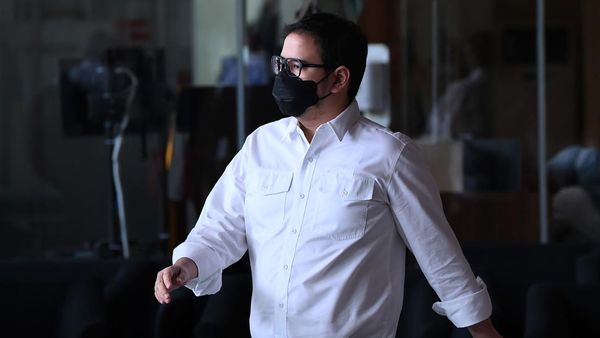Usai Diperiksa 5 Jam, Dito Mahendra Bergegas Tinggalkan KPK
