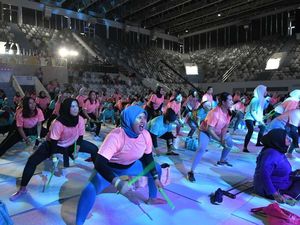 Warga Antusias Ikuti Senam Peringati World Hijab Day 2023