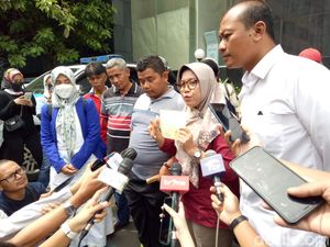 Warga di Bekasi Ramai-ramai Laporkan Bripka Madih gegara Patok Tanah Warga di Bekasi Ramai-ramai Laporkan Bripka Madih gegara Patok Tanah