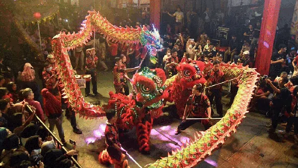 Warna-warni Cap Go Meh nan Meriah di Berbagai Daerah