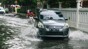 Awas! Jalan Cilandak 1 Jaksel Tergenang