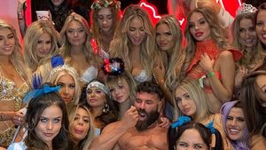 8 Foto Kehidupan Playboy Raja Instagram yang Dikelilingi Model Berbikini