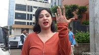 Dewi Perssik Terima Lamaran Pilot Dua Anak Karena Pesan Ibunda