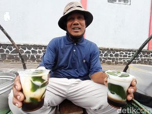 Cincau yang Mengantar Dua Anak Menjadi Anggota TNI Cincau yang Mengantar Dua Anak Menjadi Anggota TNI