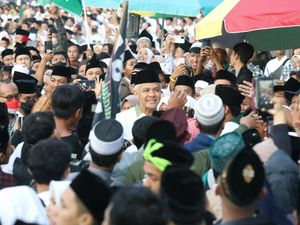 Kehadiran Ganjar Curi Perhatian Nahdliyin di Resepsi Puncak 1 Abad NU