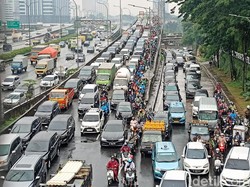 Macet di TB Simatupang Kian Parah, Warga Keluhkan WFO hingga Jalan Menyempit