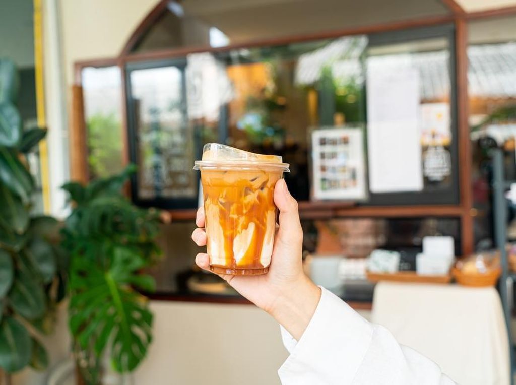 Lagi Cari Ide Usaha? Cobain Resep Es Kopi Kekinian ala Kafe Ini! Lagi Cari Ide Usaha? Cobain Resep Es Kopi Kekinian ala Kafe Ini!