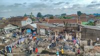 Potret Ganasnya Api Membakar 25 Rumah di Bandung