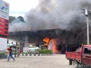 Diawali Ledakan Keras, SPBU di Toraja Utara Terbakar