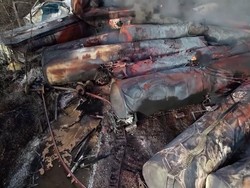 Kereta Pembawa Bahan Kimia Beracun Anjlok di AS Warga Diminta Menjauh