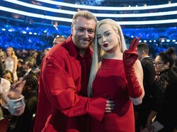 Penampilan Sam Smith dan Kim Petras di Grammy Dikritik Politikus AS