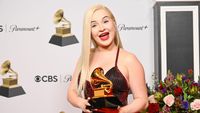 8 Potret Kim Petras, Transgender Pertama Pemenang Grammy yang Kontroversial
