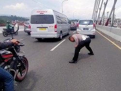 4 Kendaraan Kecelakaan di Flyover Bandung, 2 Orang Terluka!