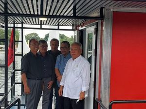 Menteri PUPR Tinjau Kapal RS Terapung PDIP