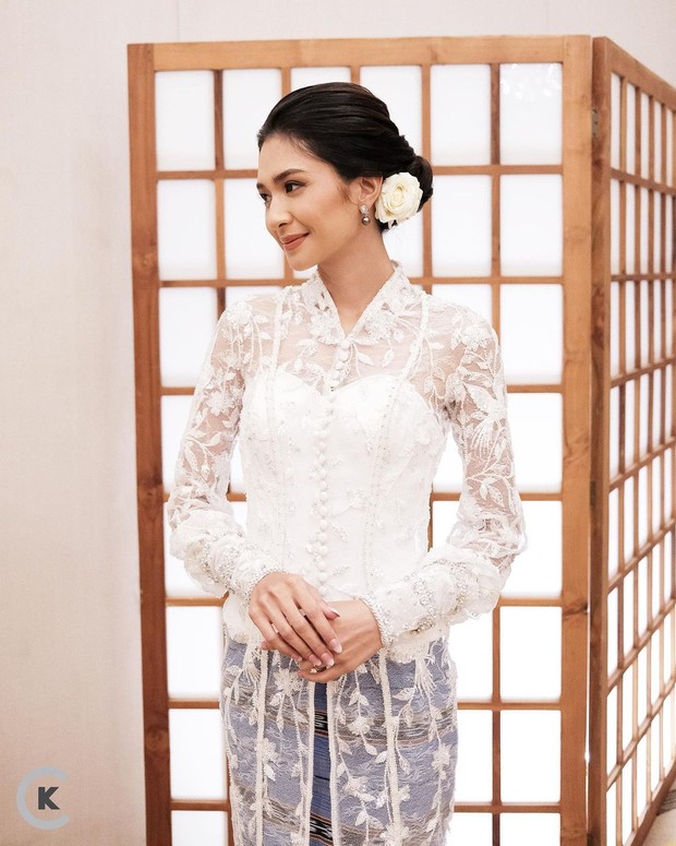 Mikha Tambayong menikah