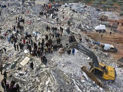 Pantauan Udara Pencarian Korban Gempa di Suriah