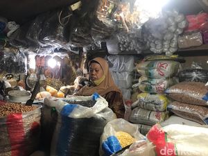 Pedagang Beringharjo Jogja Sambat MinyaKita Langka-Harga Beras Meroket Pedagang Beringharjo Jogja Sambat MinyaKita Langka-Harga Beras Meroket