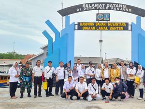 Pemkab Serang Jemput Bola Urus Dokumen Kependudukan di Pulau Panjang