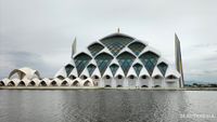 7 Potret Keindahan Masjid Al Jabbar Bandung Yang Kini Jadi Destinasi ...