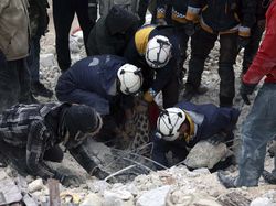 Kisah Haru Bocah Suriah Lindungi Adiknya Saat Tertimpa Puing Usai Gempa