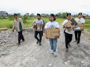 Relawan Ganjar Beri Bantuan Komputer untuk Ponpes di Kabupaten Bandung