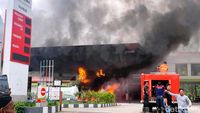 Potret Kebakaran Hebat SPBU di Toraja Utara, 1 Mobil Hangus-Sopir Kritis