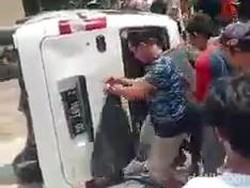 5 Pria Dihajar-Mobil Dirusak Warga di Sumsel, Polisi Beri Penjelasan