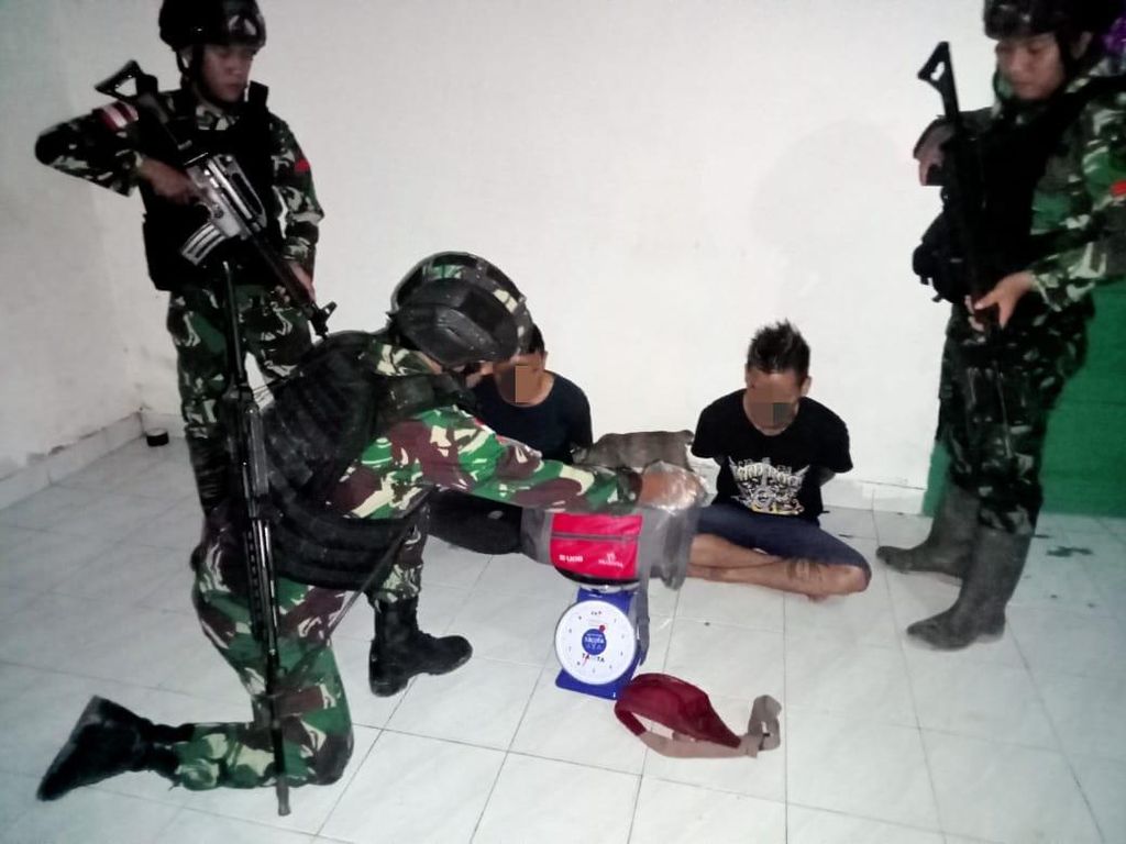 TNI Gagalkan Penyelundupan Sabu di Perbatasan RI-Malaysia, 2 Pelaku Ditangkap