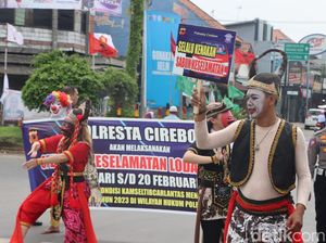 Saat Petruk-Gareng Turun ke Jalan Ingatkan Pengendara Tertib Lalin