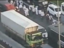 Rombongan Nahdliyin Terjebak Macet Harlah 1 Abad NU Terpaksa Jalan dari Tol