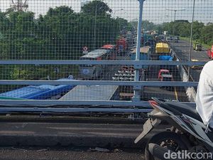 Macet Imbas 1 Abad NU, Polisi Imbau Pengendara Keluar Tol Waru Macet Imbas 1 Abad NU, Polisi Imbau Pengendara Keluar Tol Waru