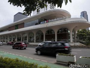 Waduh! Revitalisasi Halte Dukuh Atas 1 Tak Kunjung Selesai Waduh! Revitalisasi Halte Dukuh Atas 1 Tak Kunjung Selesai