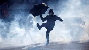 Warga Prancis Demo Tolak Perpanjangan Usia Pensiun