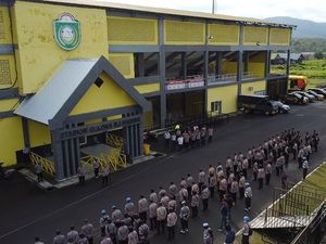 Polisi Kerahkan 1.300 Personel Amankan Laga Pesta Juara PSM saat Jamu Borneo Polisi Kerahkan 1.300 Personel Amankan Laga Pesta Juara PSM saat Jamu Borneo