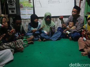 Penjual Jajan di Pati Bikin Sanggar Dolanan Anak, Ada Les Gong Cik Gratis