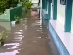 Banjir Rendam SMP di Situbondo, Kegiatan Belajar Mengajar Diliburkan