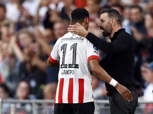 Van Nistelrooy Kecewa Gakpo Pilih Liverpool, bukan MU Van Nistelrooy Kecewa Gakpo Pilih Liverpool, bukan MU