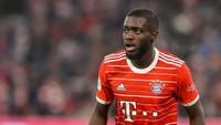 Dayot Upamecano akan habis kontraknya di Bayern Munich pada musim panas 2026. Real Madrid tertarik memboyongnya dengan cuma-cuma (DeFodi Images via Getty Images/DeFodi Images)