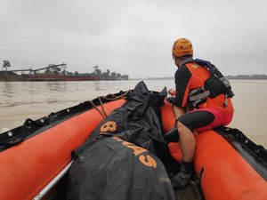 3 Hari Pencarian, ABK Tenggelam di Sungai Jambi Ditemukan Tewas 3 Hari Pencarian, ABK Tenggelam di Sungai Jambi Ditemukan Tewas