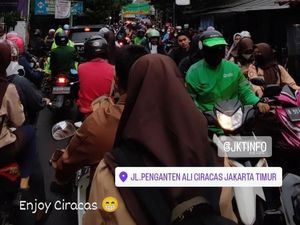 Curhat Pemotor Terjebak Macet di Ciracas: Banyak Anak Sekolah Bawa Motor
