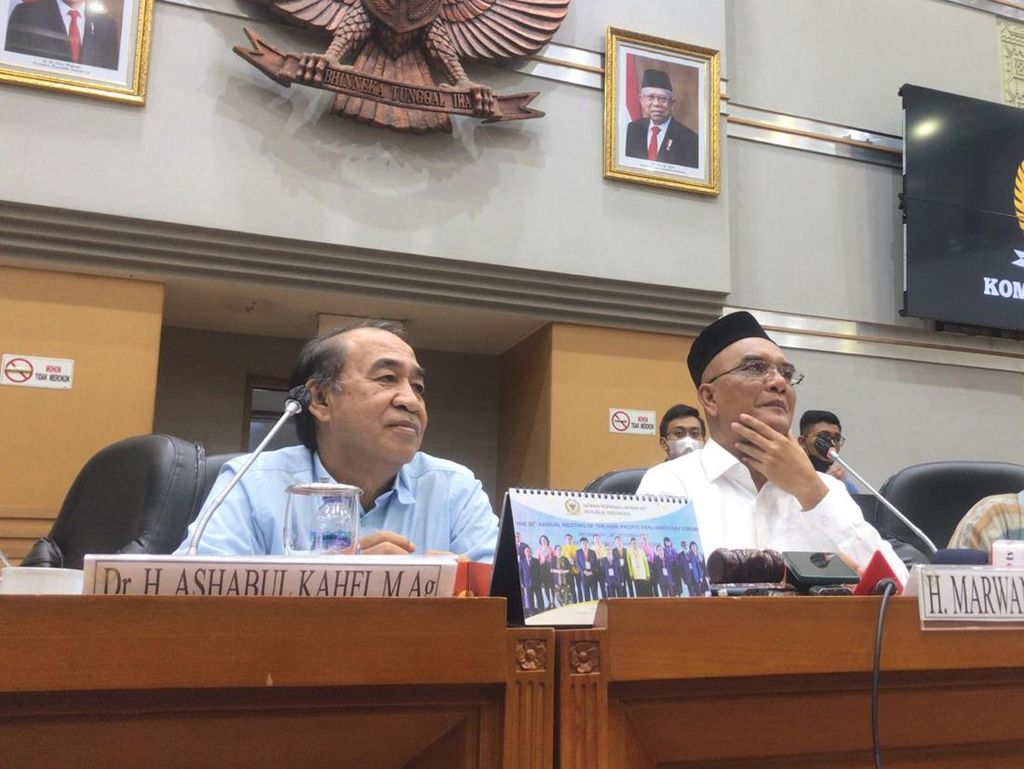 Komisi VIII DPR: Kalau Subsidi Biaya Haji Cuma 30%, BPKH Bubarkan Saja! Komisi VIII DPR: Kalau Subsidi Biaya Haji Cuma 30%, BPKH Bubarkan Saja!