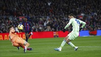 Marc-Andre ter Stegen sejauh ini catatkan 15 clean sheets dari 20 laga dan 90 persen penyelamatan (AP)