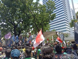 Driver Ojol Geruduk Balai Kota, Tolak ERP dan Desak Copot Kadishub DKI