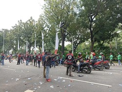 Driver Ojol Demo Tolak ERP Bubarkan Diri dari Depan Balai Kota DKI