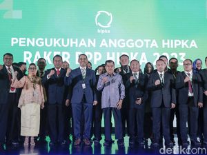 Momen JK Lantik Anggota Baru HIPKA Momen JK Lantik Anggota Baru HIPKA