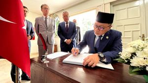 Sambangi Kedubes Turki, Zulhas Ungkapkan Belasungkawa