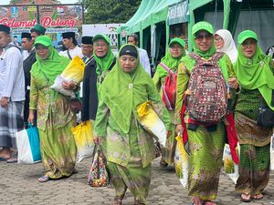 Muslimat NU-Pemprov Jatim Gelar Operasi Beras Murah Saat 1 Abad NU Muslimat NU-Pemprov Jatim Gelar Operasi Beras Murah Saat 1 Abad NU