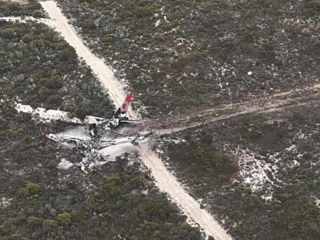 Ajaib! Boeing 737 Jatuh di Australia, 2 Pilot Berhasil Selamat Ajaib! Boeing 737 Jatuh di Australia, 2 Pilot Berhasil Selamat