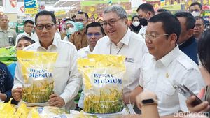 Penampakan Beras Bulog yang Bisa Dibeli di Pasar Ritel Modern