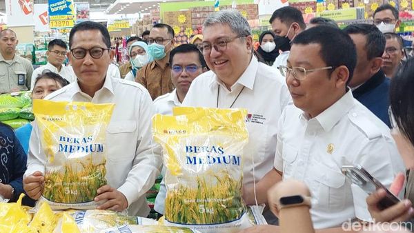 Penampakan Beras Bulog yang Bisa Dibeli di Pasar Ritel Modern